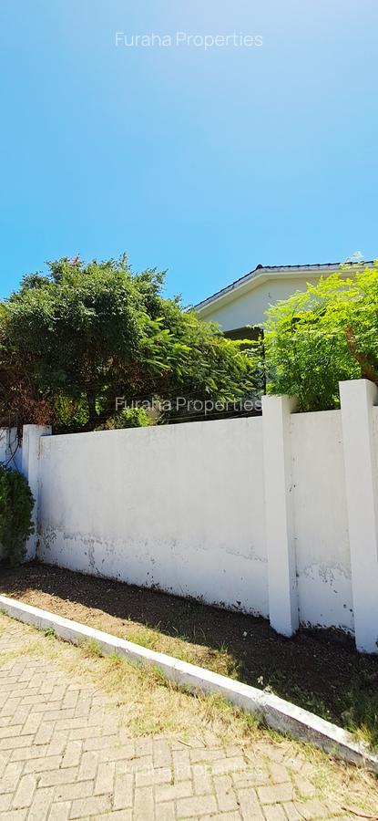 5 Bed House with En Suite at Nyali - 11