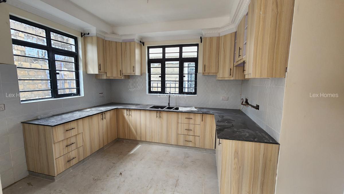 4 Bed House with En Suite at Forest Line Road - 6