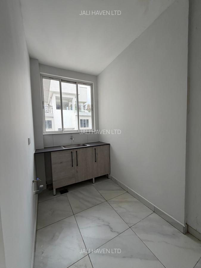 3 Bed Apartment with En Suite in Westlands Area - 4