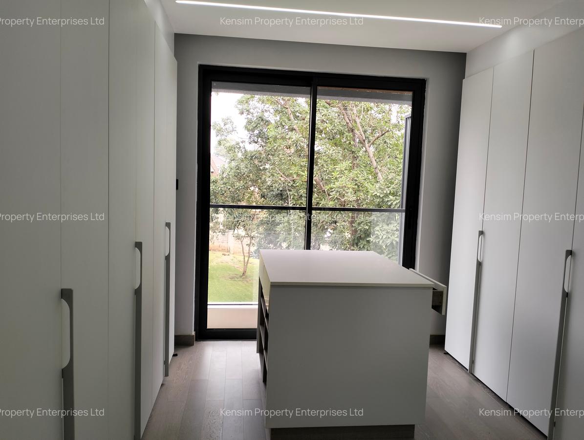 5 Bed Townhouse with En Suite in Lavington - 17