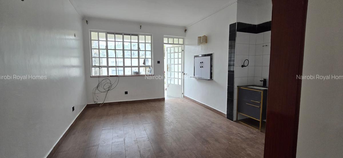 5 Bed Townhouse with En Suite at Off Convent Drive - 7