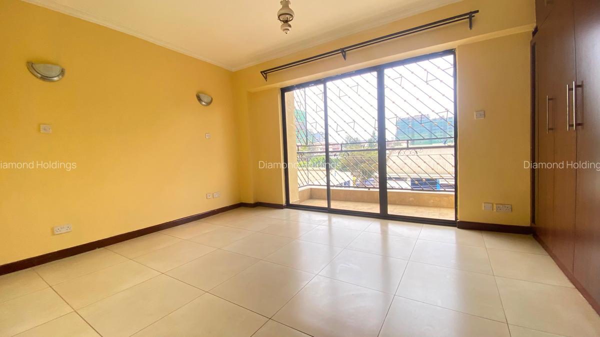 3 Bed Apartment with En Suite at Parklands - 1