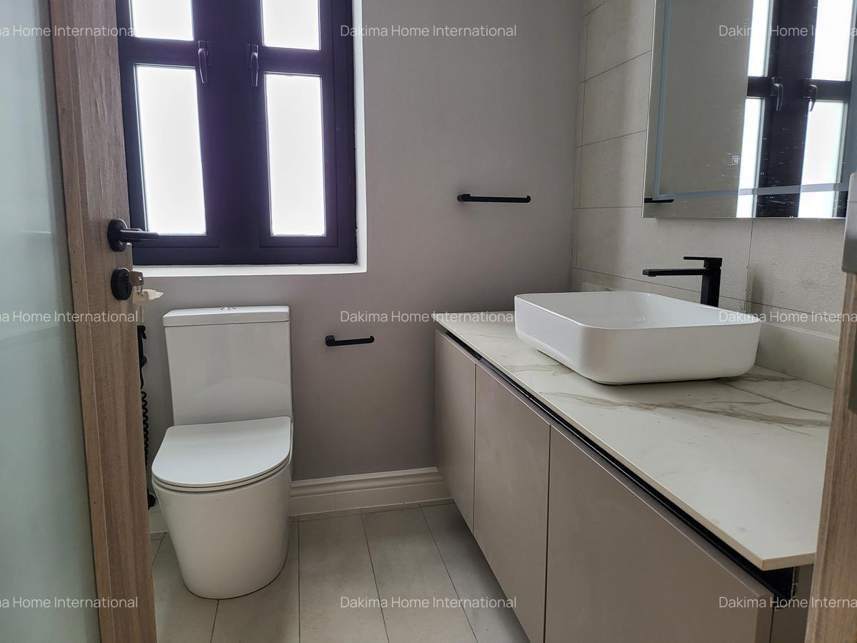 4 Bed Townhouse with En Suite in Runda - 9
