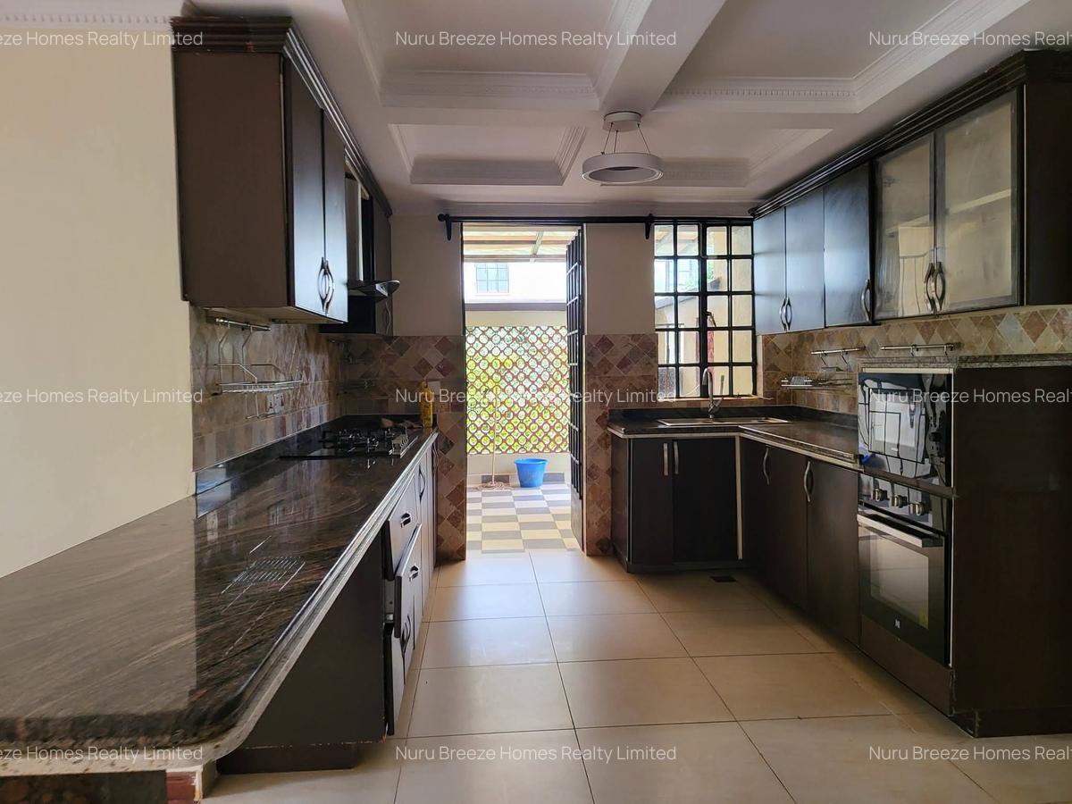 4 Bed Townhouse with En Suite in Kitisuru - 12