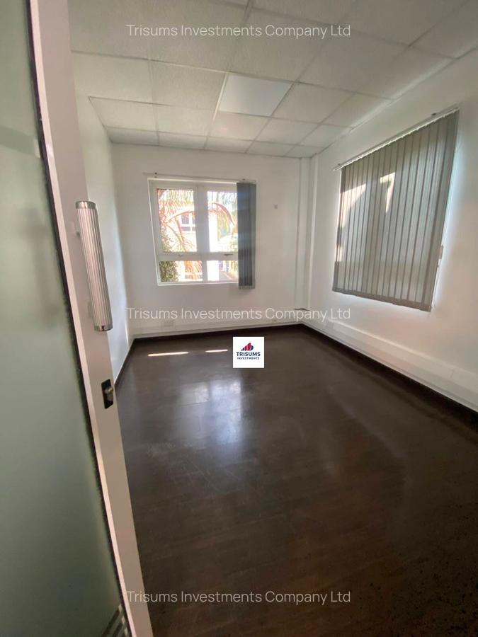 2,500 ft² Commercial Property with Fibre Internet in Riverside - 10