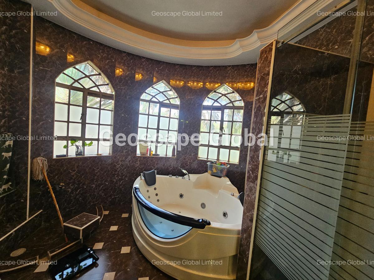 5 Bed House with En Suite in Nyari - 18