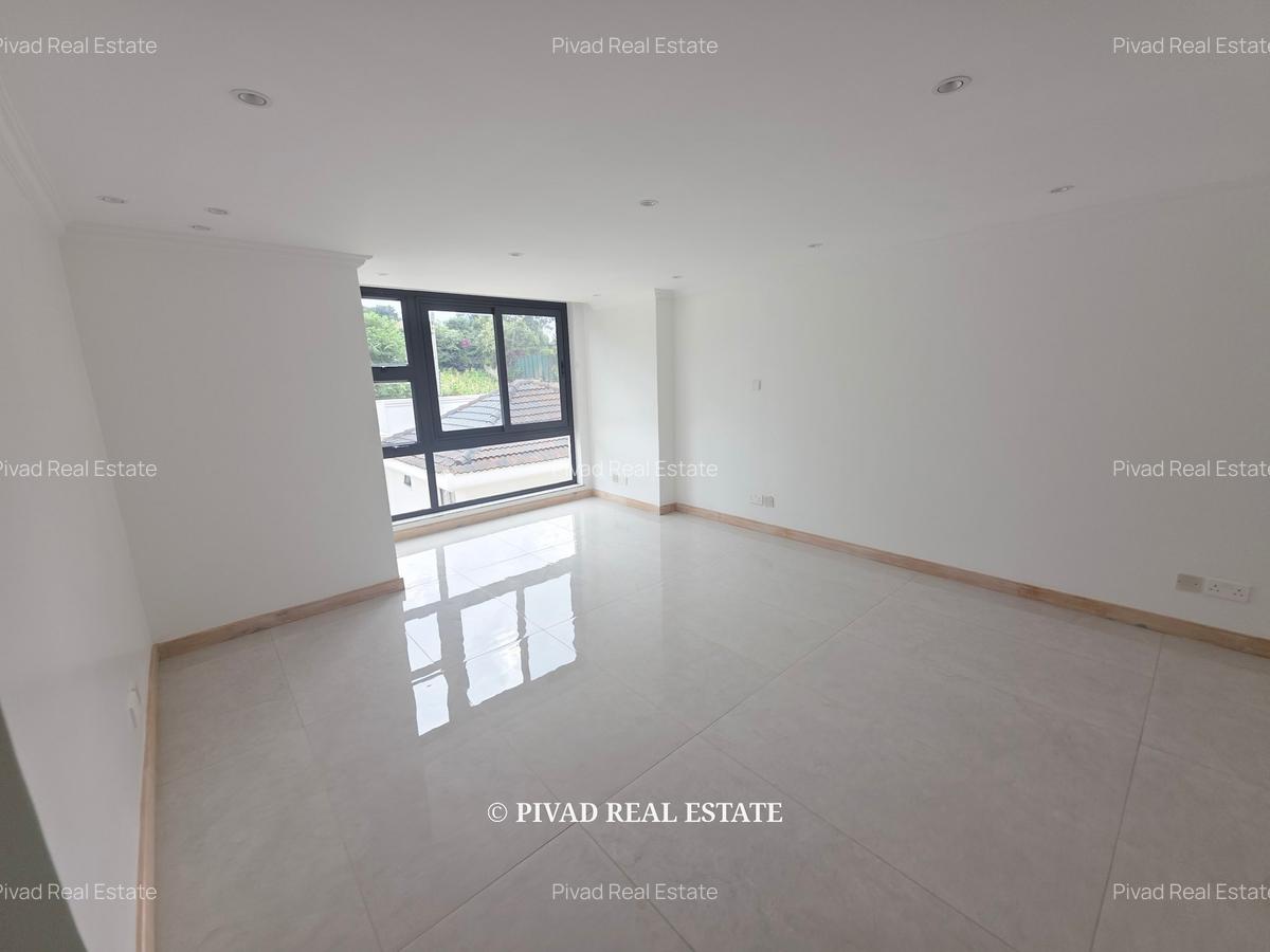 6 Bed House with Garden in Runda - 15