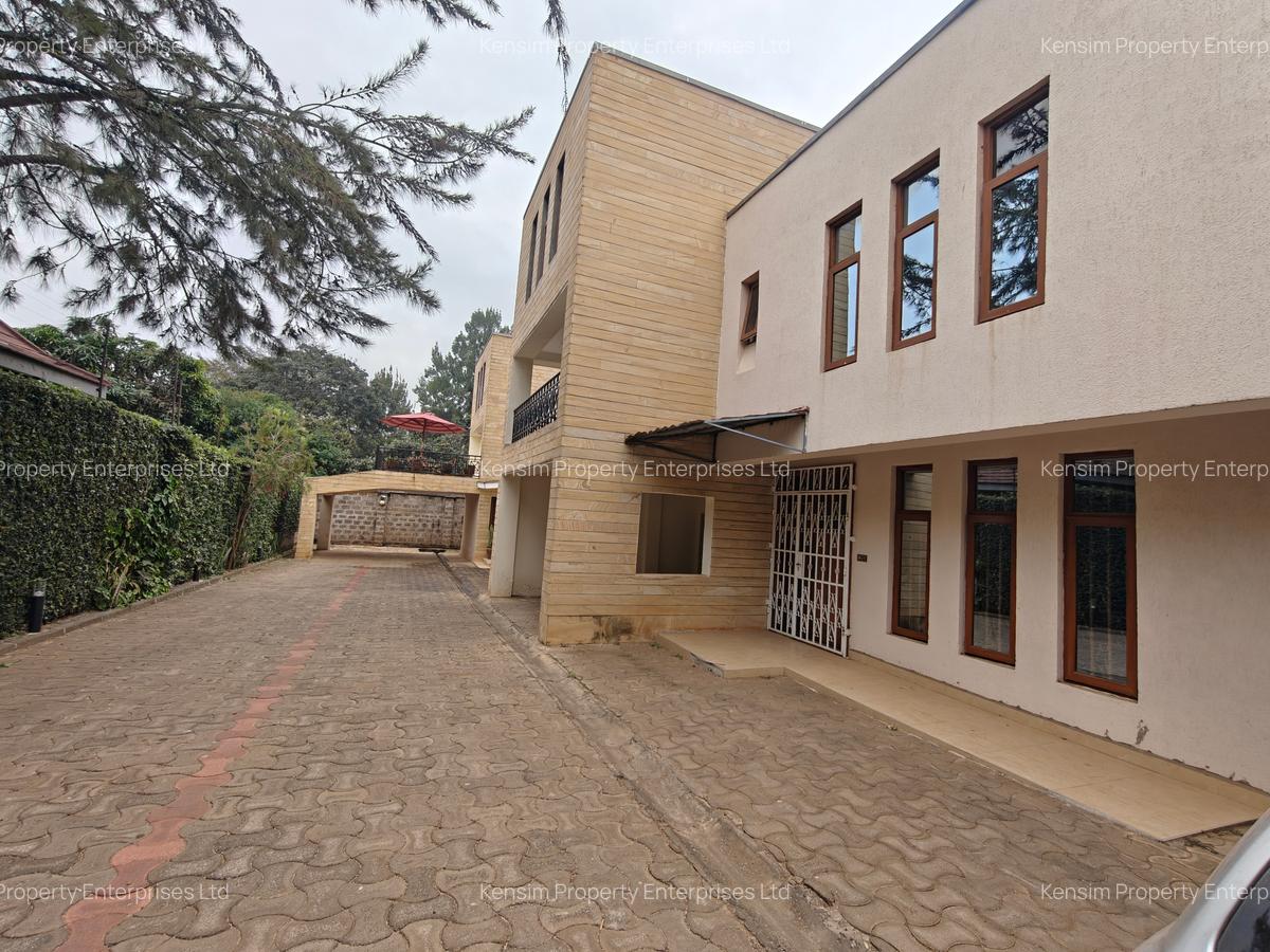 4 Bed Townhouse with En Suite in Lavington - 20