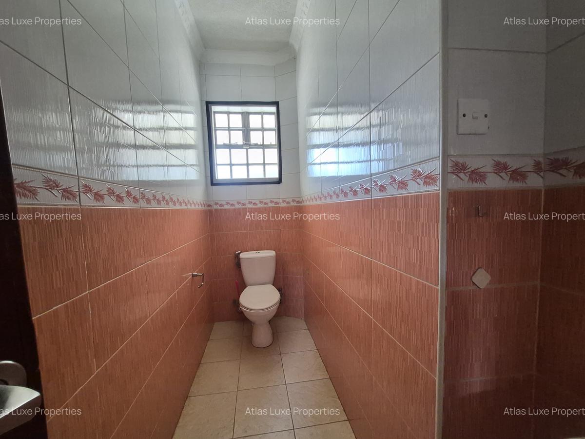 4 Bed House with En Suite at Old Runda - 12