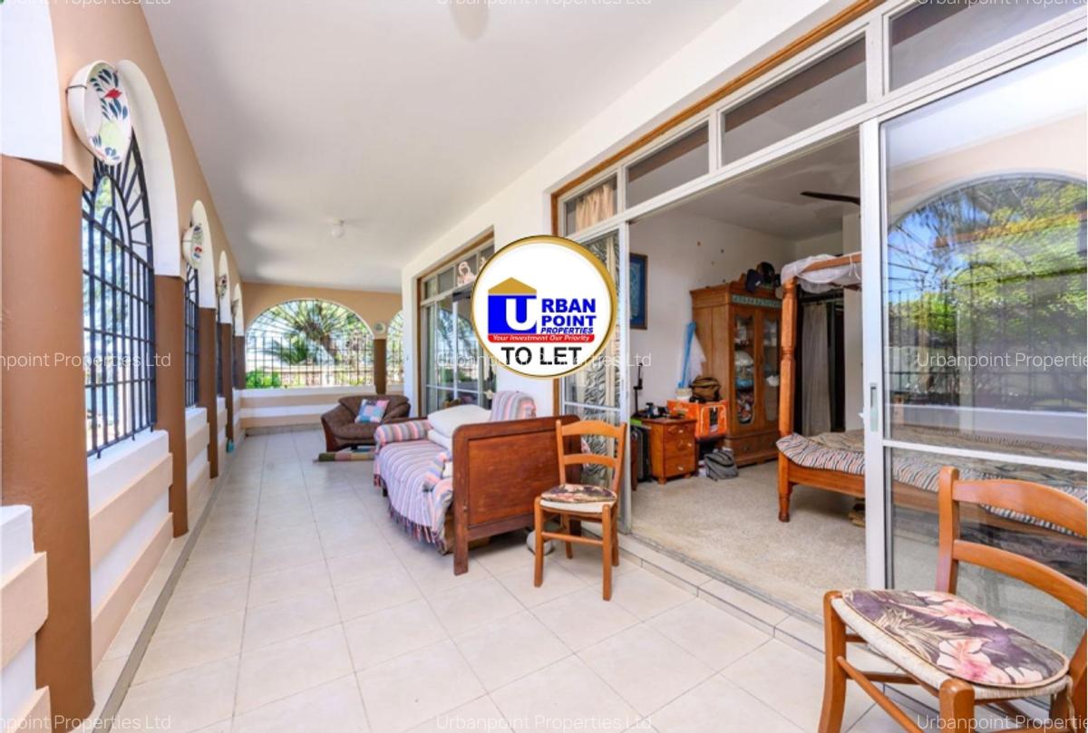 3 Bed House with En Suite in Nyali Area - 10