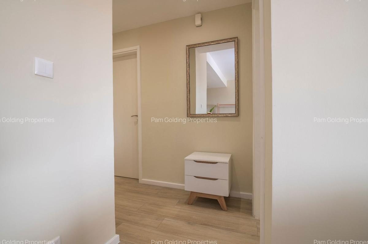 Furnished 2 Bed Apartment with En Suite at Riverside Drive - 16