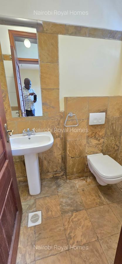 3 Bed Apartment with En Suite at Riverside - 17