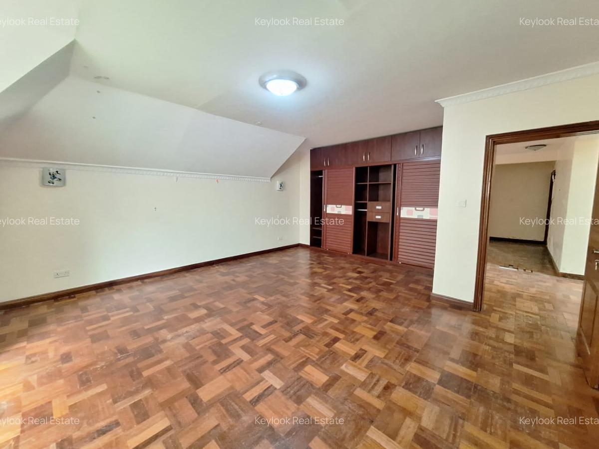 5 Bed Townhouse with En Suite at Othaya Road - 6