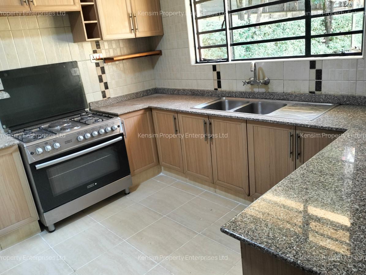 5 Bed Townhouse with En Suite in Nyari - 8