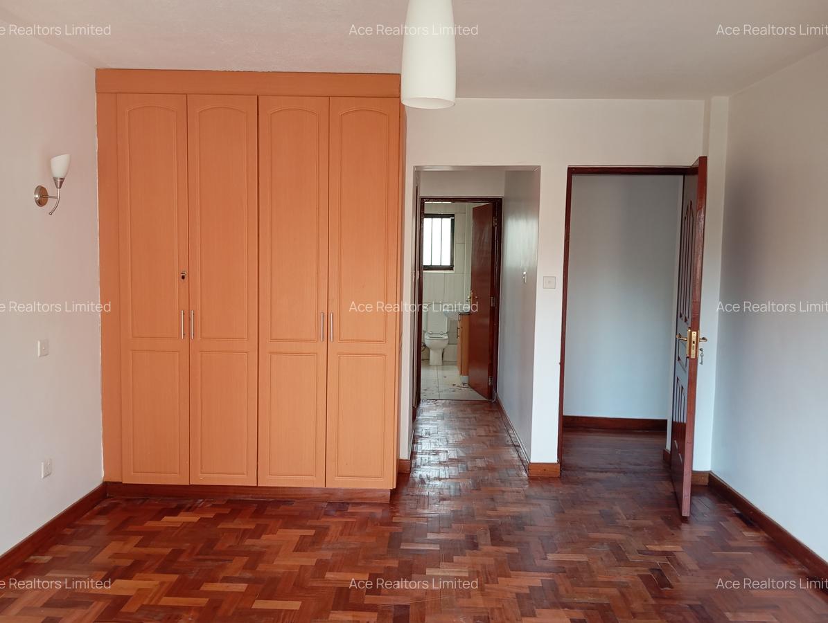 3 Bed Apartment with En Suite at Hatheru Road - 15