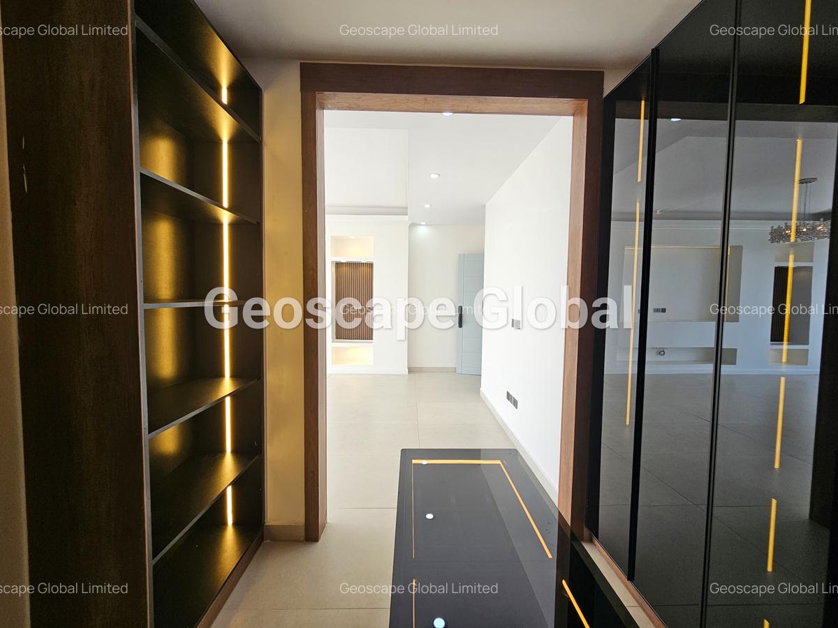 4 Bed Apartment with En Suite in General Mathenge - 3