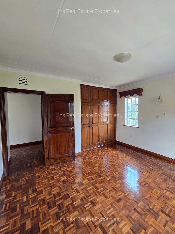 5 Bed House with En Suite in Runda - 9