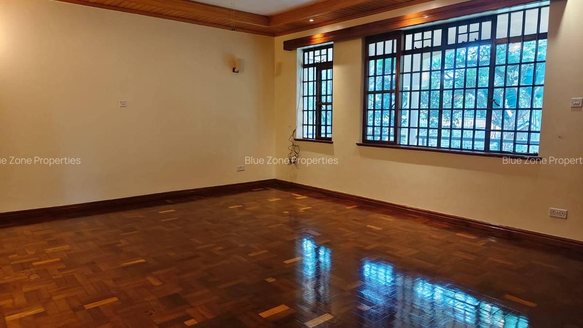 5 Bed House with En Suite at Nyari Central - 9