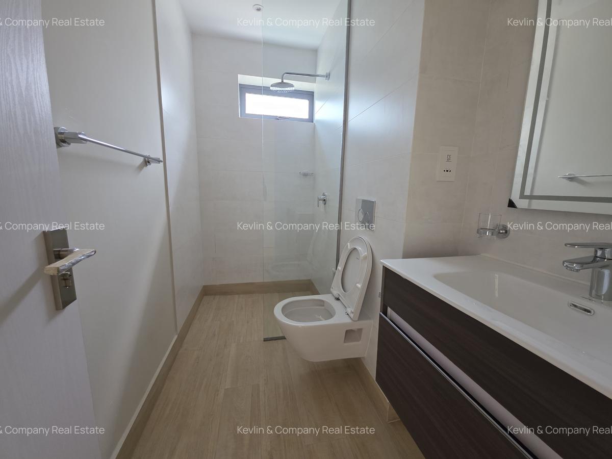 5 Bed Townhouse with En Suite in Kyuna - 16
