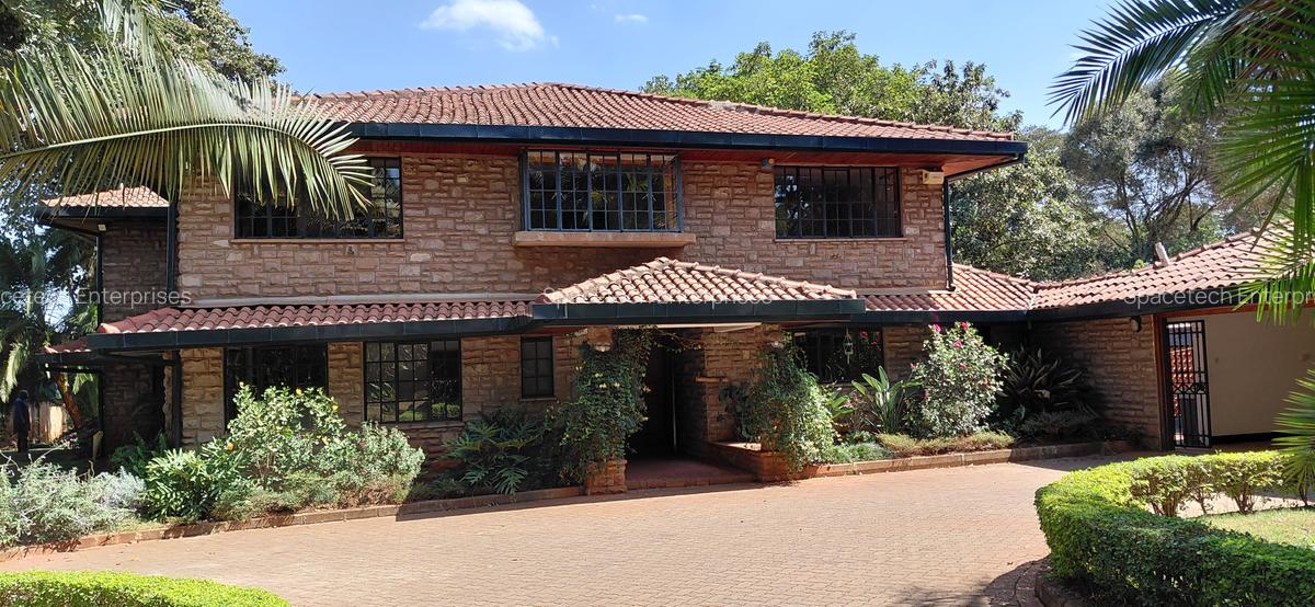 5 Bed Townhouse with En Suite in Runda - 1