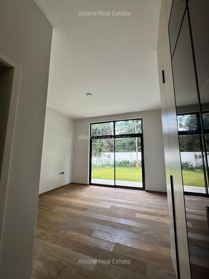 5 Bed Townhouse with Garden at Close To The Un Headquarters - 17