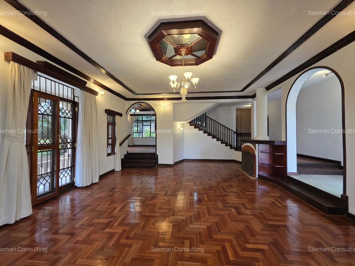 5 Bed House with En Suite in Runda - 7