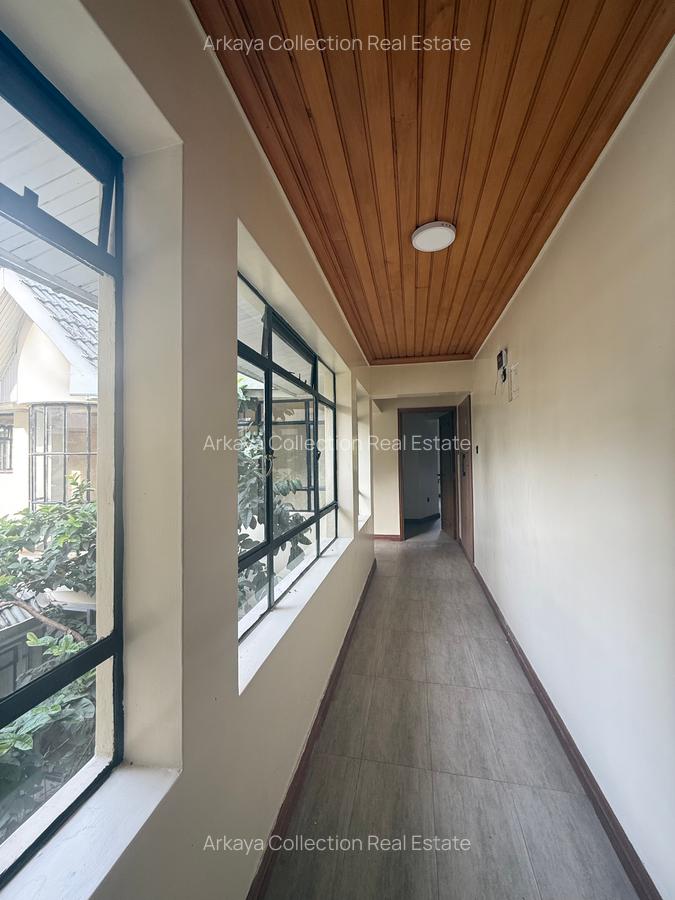 4 Bed House in Runda - 17