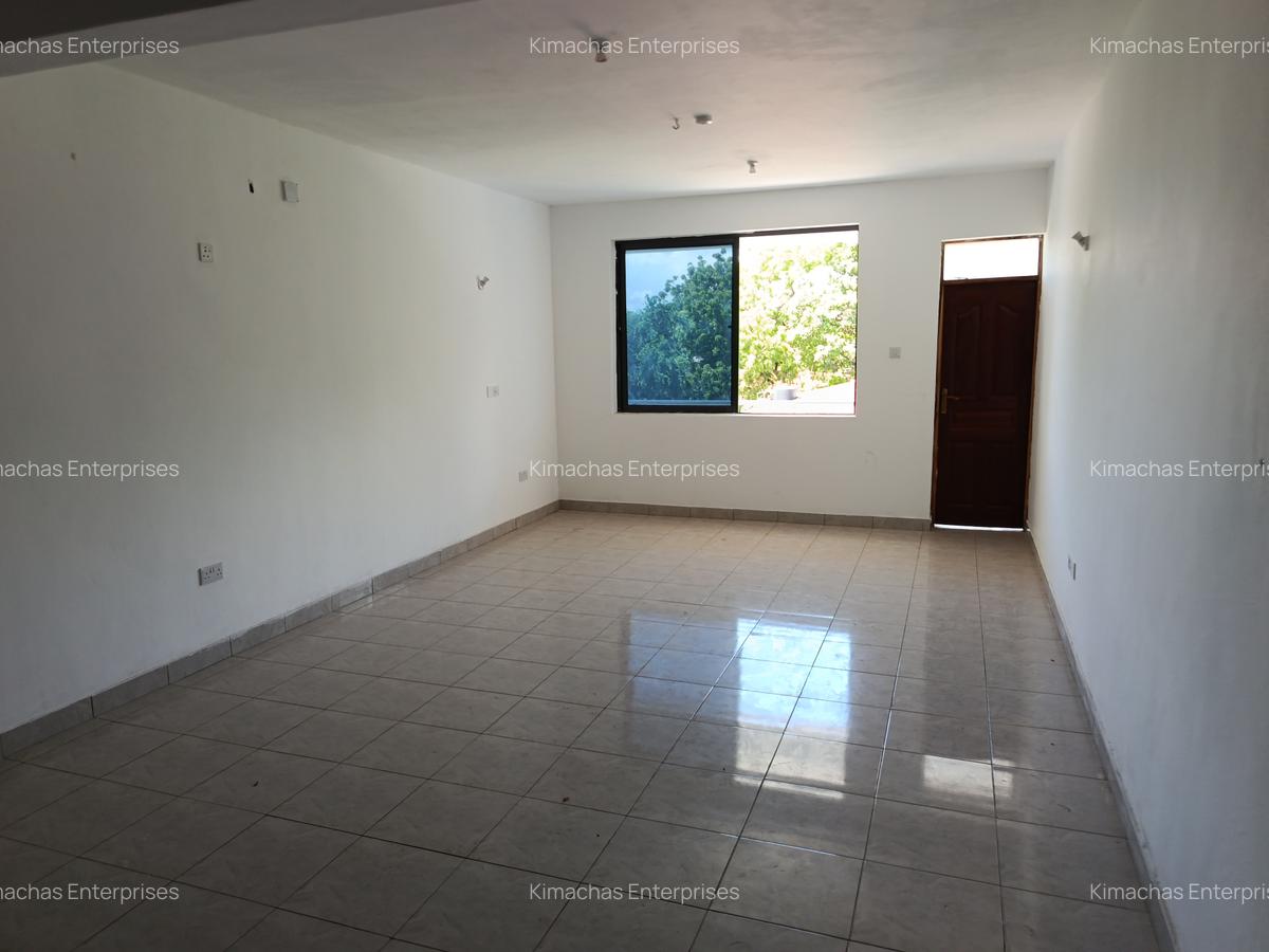 4 Bed Townhouse with En Suite at Off Links Road - 14