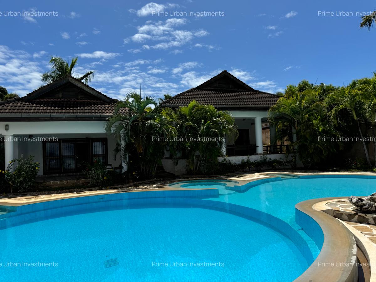 3 Bed Villa with En Suite at Kilifi Creek - 17