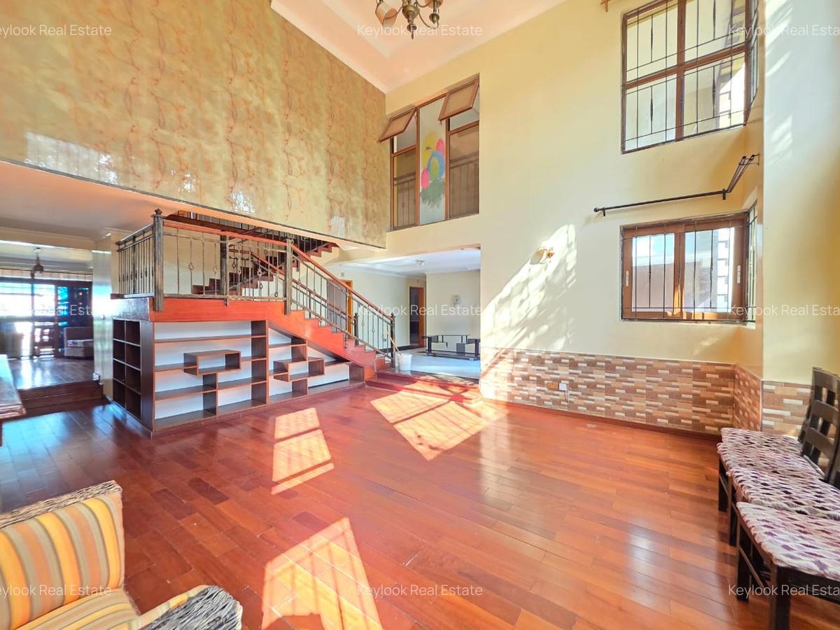 5 Bed Townhouse with En Suite at Off Convent Drive - 8