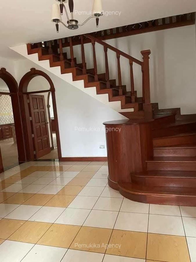 5 Bed Townhouse with En Suite in Rosslyn - 9