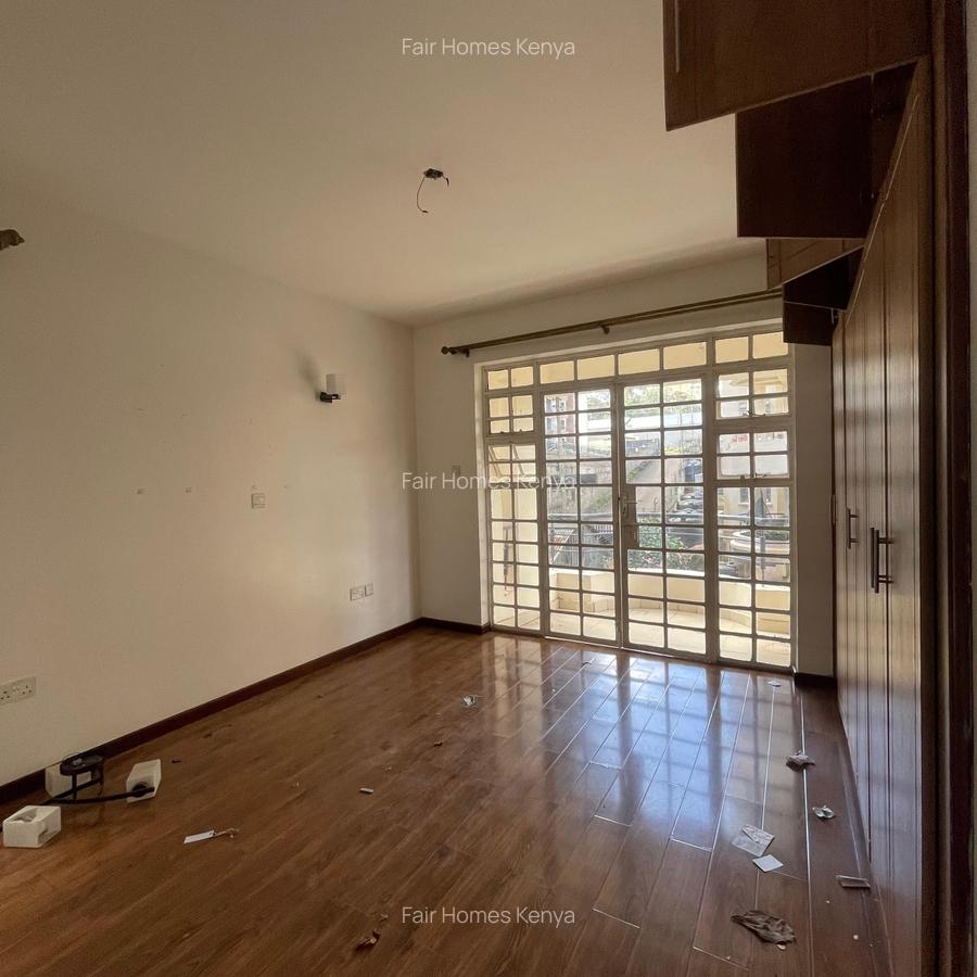 3 Bed Apartment with En Suite at Hatheru Road - 10