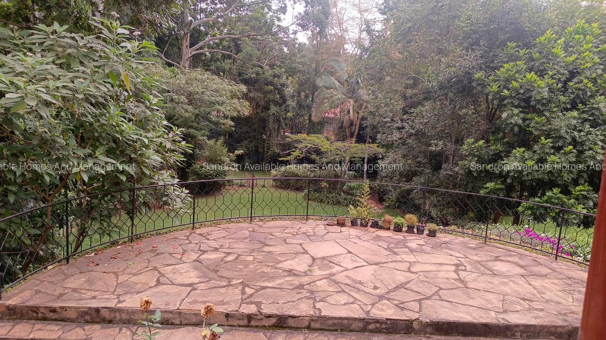 6 Bed Villa with En Suite in Nyari - 11