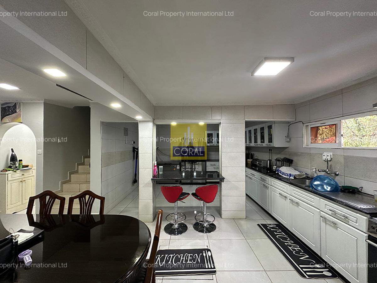 6 Bed Townhouse in Westlands Area - 2