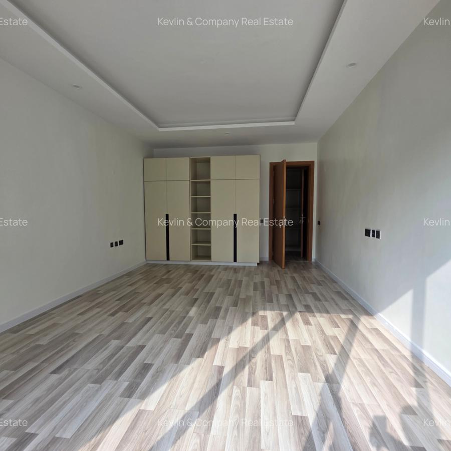 5 Bed Townhouse with En Suite in Lavington - 10