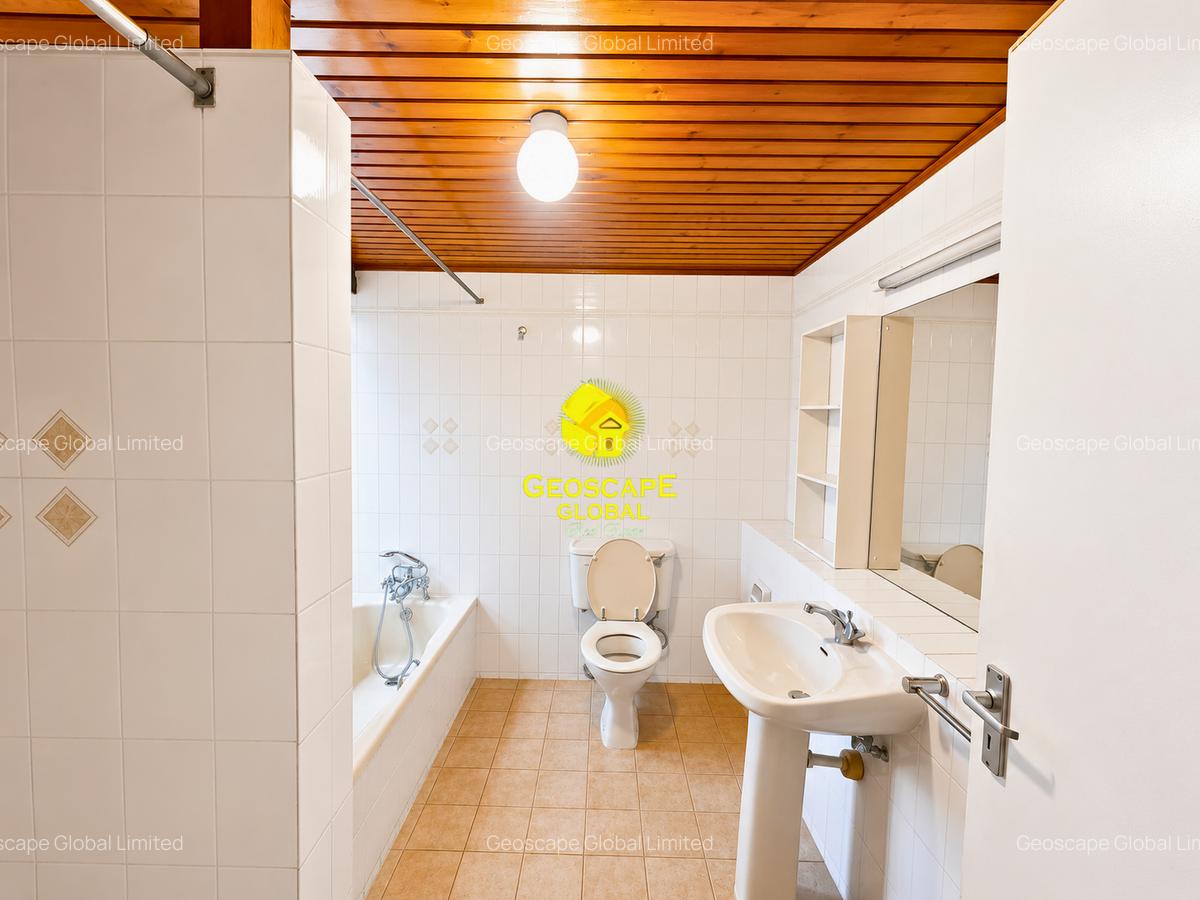 5 Bed House with En Suite in Gigiri - 7