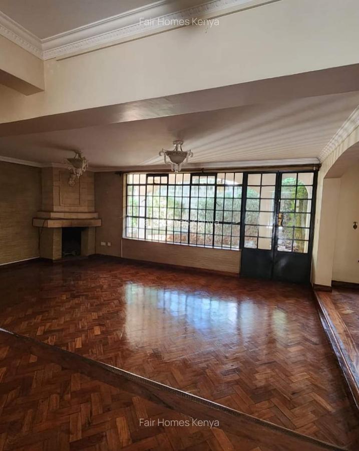5 Bed Townhouse with En Suite at Hatheru Road - 2