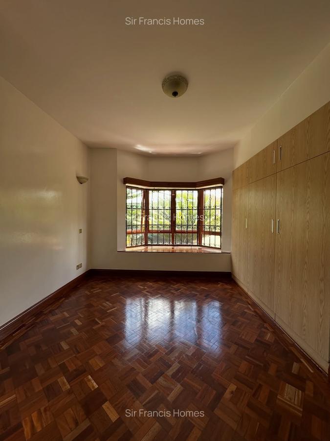 6 Bed House with En Suite in Runda - 9