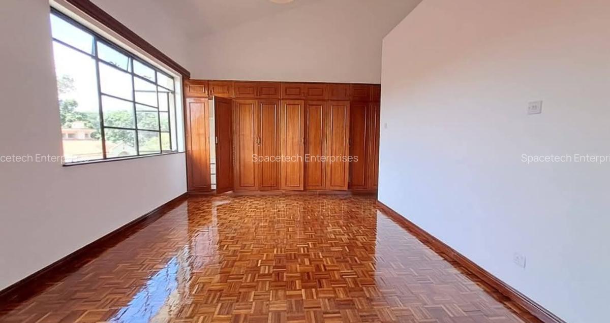 4 Bed Townhouse with En Suite in Spring Valley - 6
