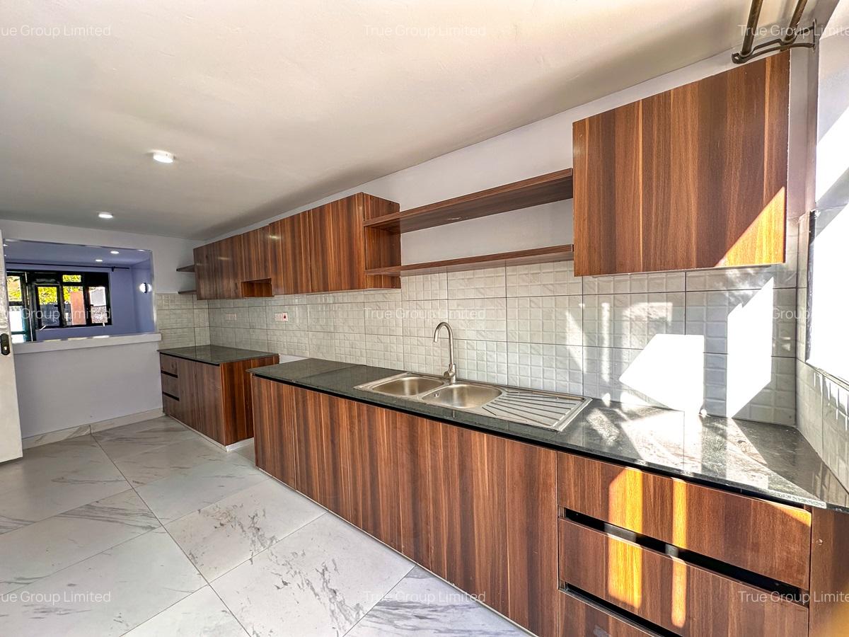 4 Bed Townhouse with En Suite at Mukenya Court - 9