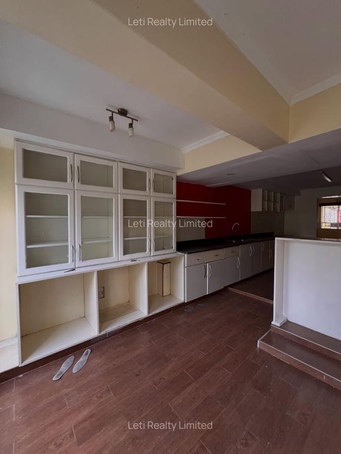 4 Bed Townhouse with En Suite in Lavington - 9