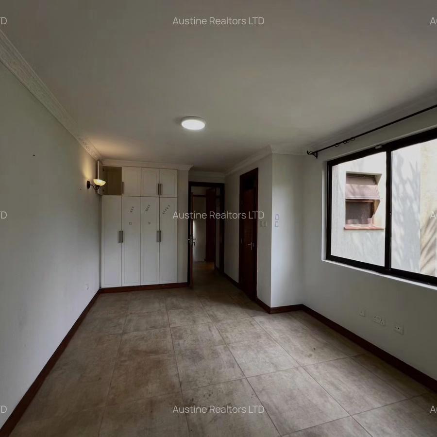 4 Bed Villa with En Suite in Lavington - 17