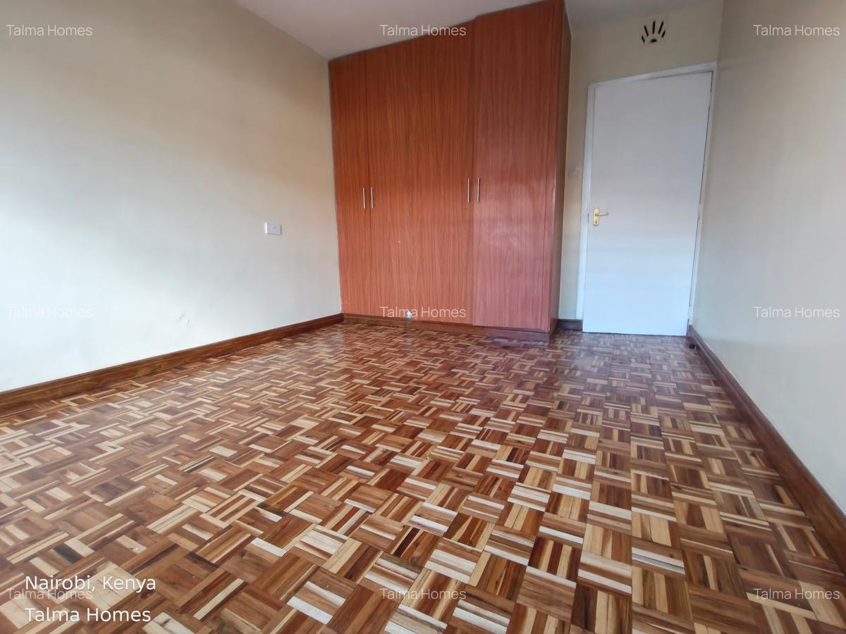 5 Bed Villa with En Suite at Off Brookside Grove - 16
