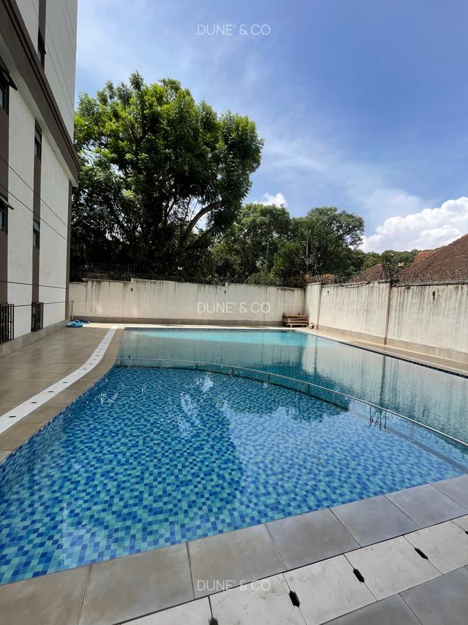 3 Bed Apartment with En Suite in Riverside - 19