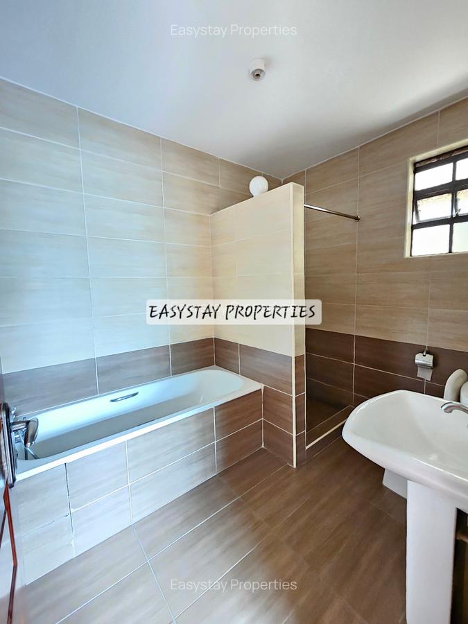 2 Bed Apartment with En Suite in Lavington - 7