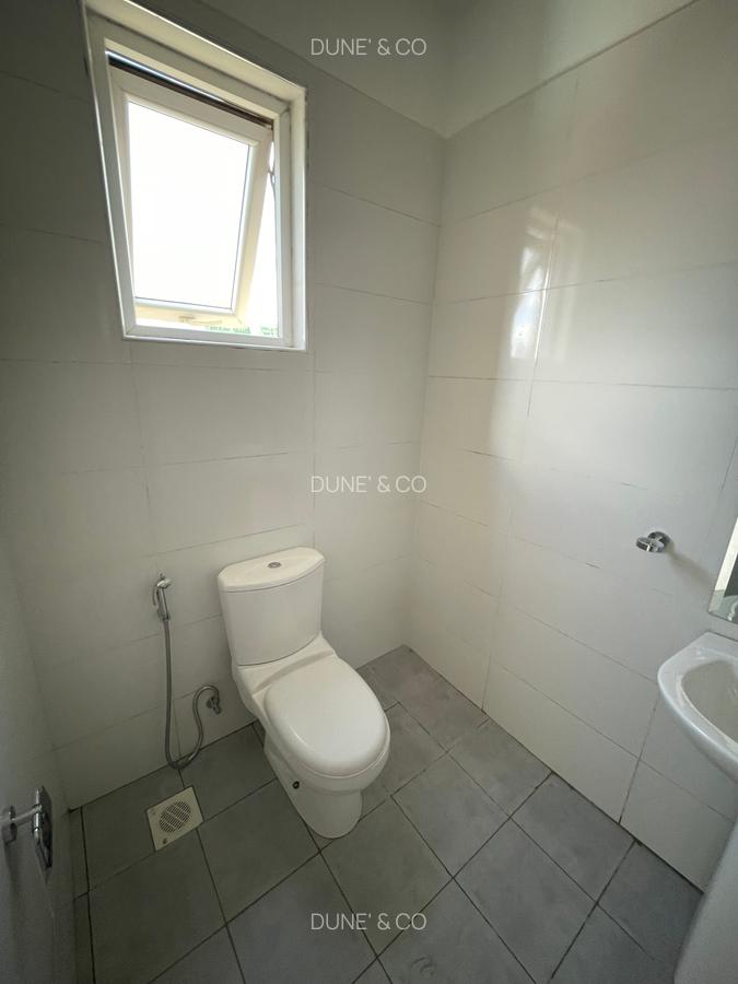 3 Bed Apartment with En Suite in Westlands Area - 18