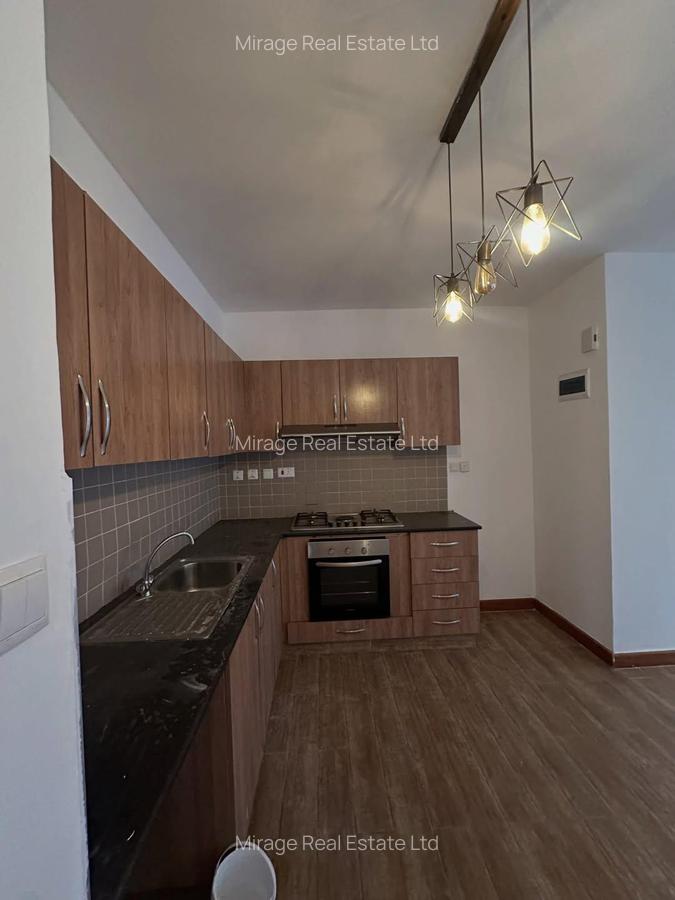 1 Bed Apartment with Swimming Pool in Dennis Pritt - 10