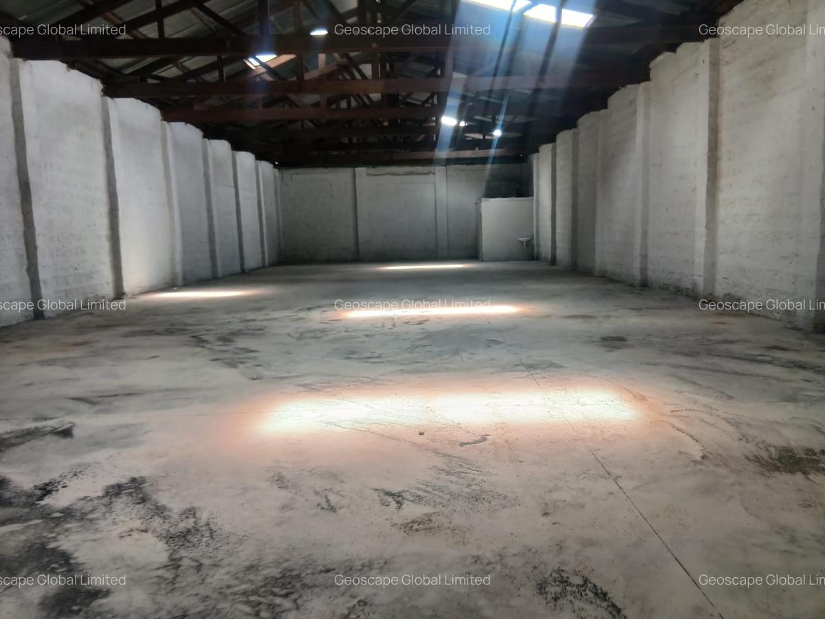 5,000 ft² Warehouse with Parking in Industrial Area - 2