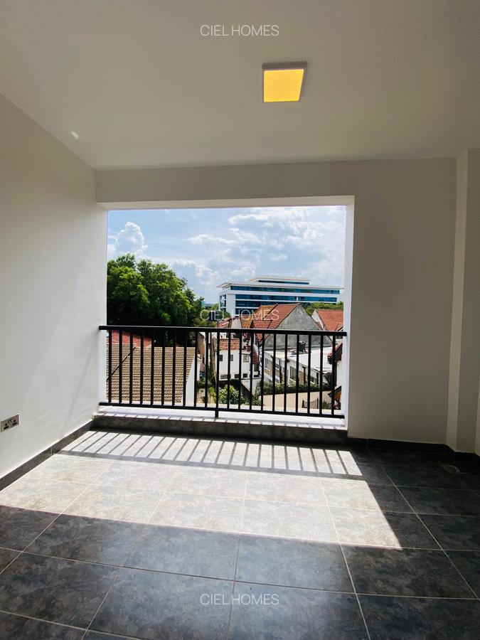 2 Bed Apartment with En Suite at School Lane - 2