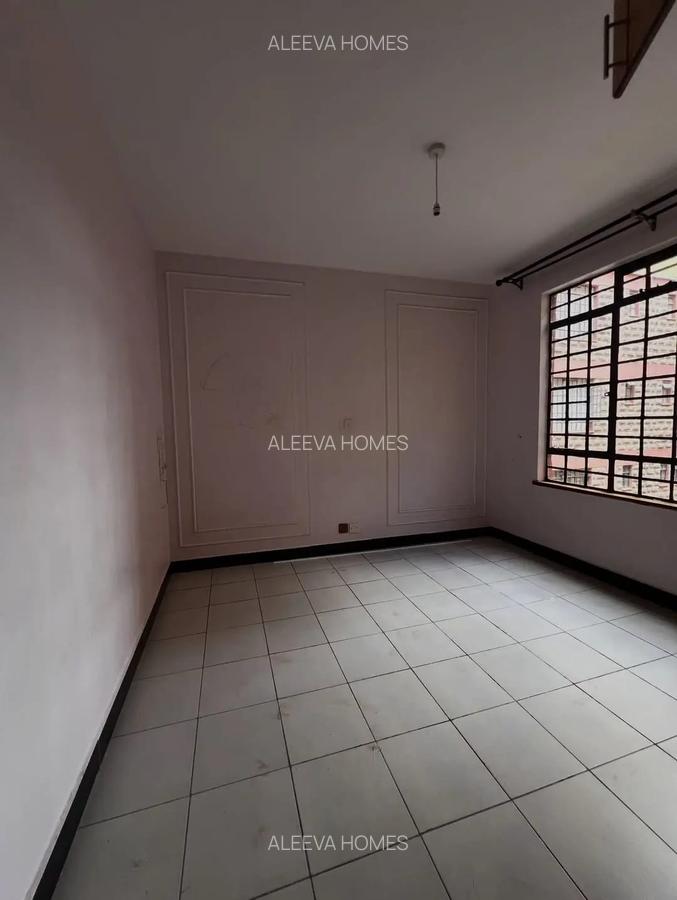 3 Bed Apartment with En Suite in Lavington - 15